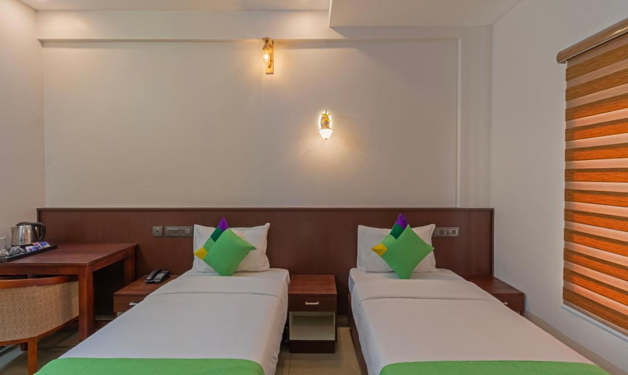 Treebo Amigos Residency Cochin Airport Hotel Kochi Eksteriør bilde