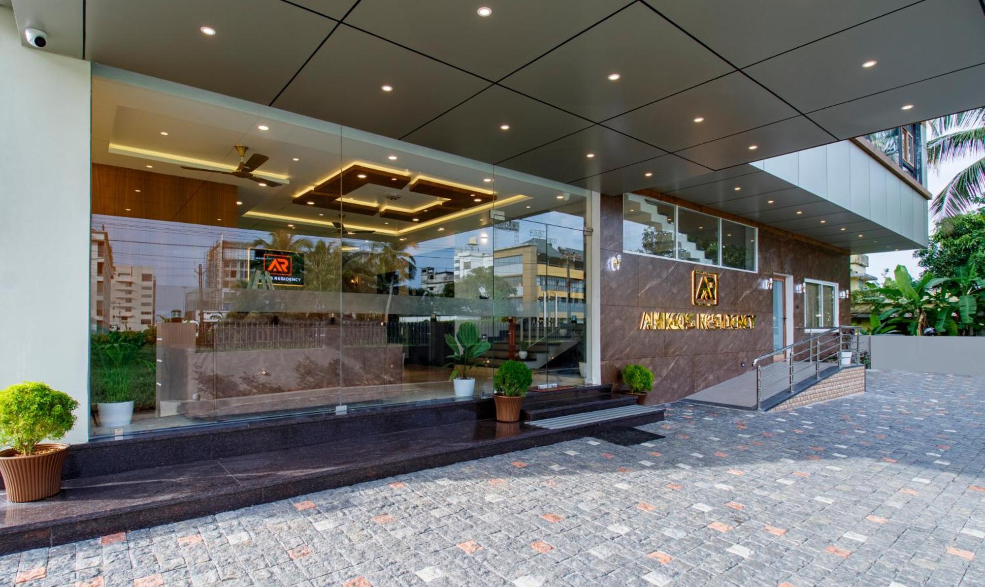 Treebo Amigos Residency Cochin Airport Hotel Kochi Eksteriør bilde