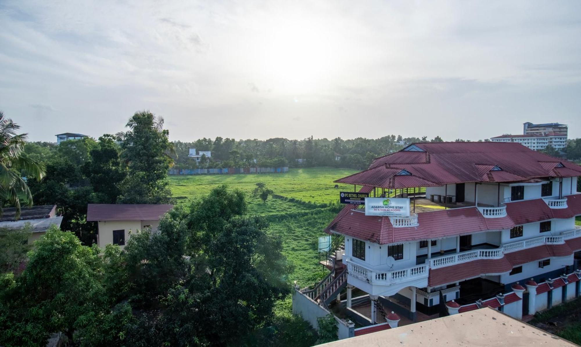 Treebo Amigos Residency Cochin Airport Hotel Kochi Eksteriør bilde